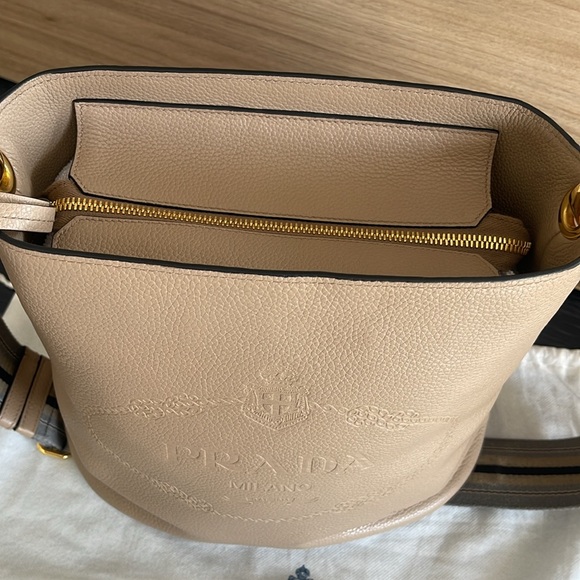 Prada Vitello phenix cammeo leather stripe strap bucket bag crossbody purse 🤎 - Picture 14 of 16